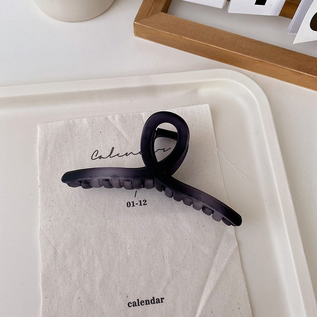 Oversized Cross Hair Clip Claw