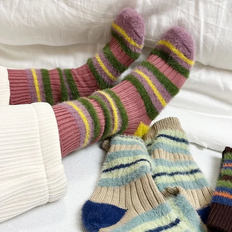 Women's High Contrast Fuzzy Socks